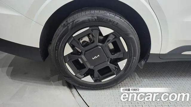 Kia Carnival 4th Gen — Фото автомобиля 5
