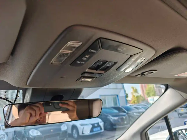 Toyota Granvia — Фото автомобиля 9