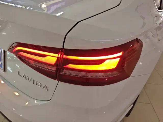 Volkswagen Lavida — Фото автомобиля 7