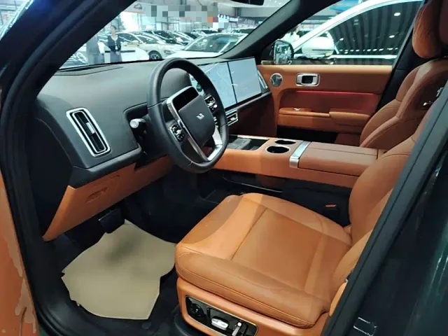 Li Auto L9 — Фото автомобиля 15