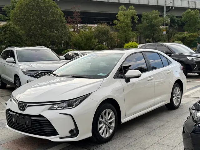 Фотография автомобиля — Toyota Corolla