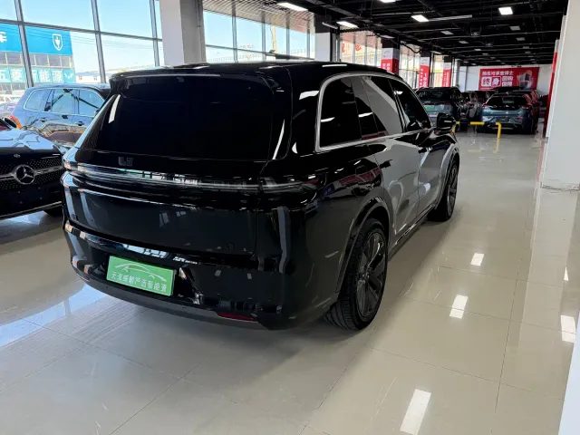 Li Auto L8 — Фото автомобиля 4