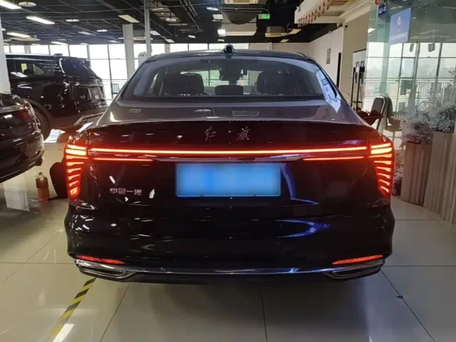 Hongqi H5 — Фото автомобиля 5
