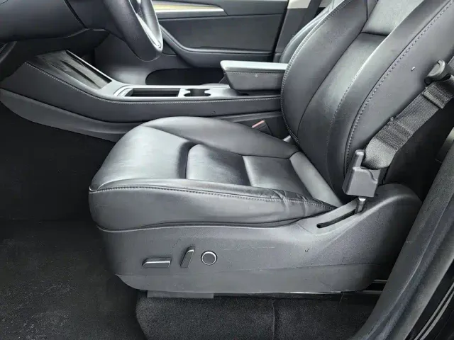 Tesla Model Y — Фото автомобиля 20