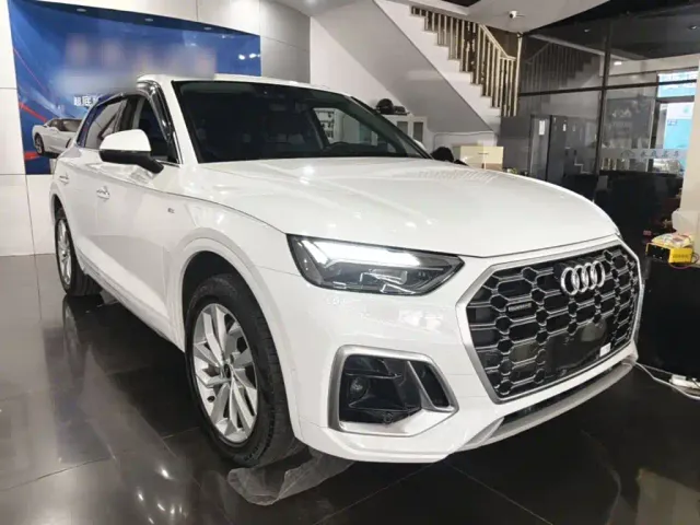 Audi Q5L — Фото автомобиля 3