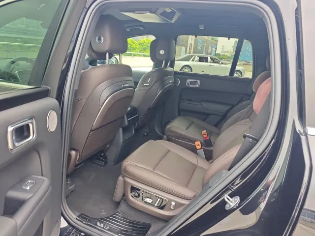 Li Auto L8 — Фото автомобиля 5