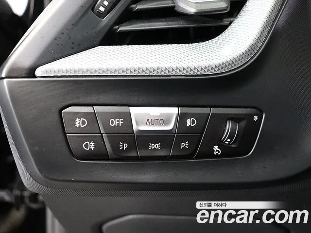 BMW 1 Series F40 — Фото автомобиля 11