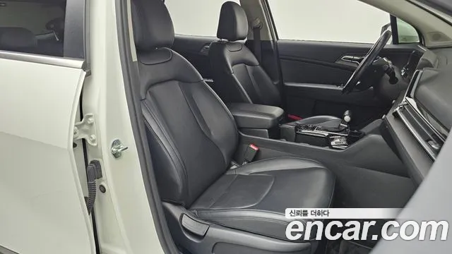 Kia Sportage Sportage 5-е поколение Бензин 1.6 турбо 2WD — Фото автомобиля 11
