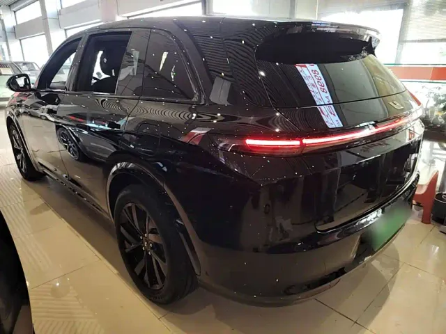 Li Auto L7 — Фото автомобиля 4