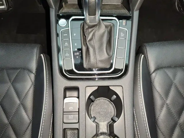 Volkswagen Magotan GTE Plug-in Hybrid 2022 GTE Luxury — Фото автомобиля 11