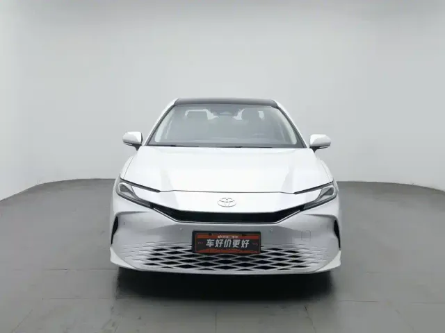 Toyota Camry 2024 2.0G Premium Edition — Фото автомобиля 3