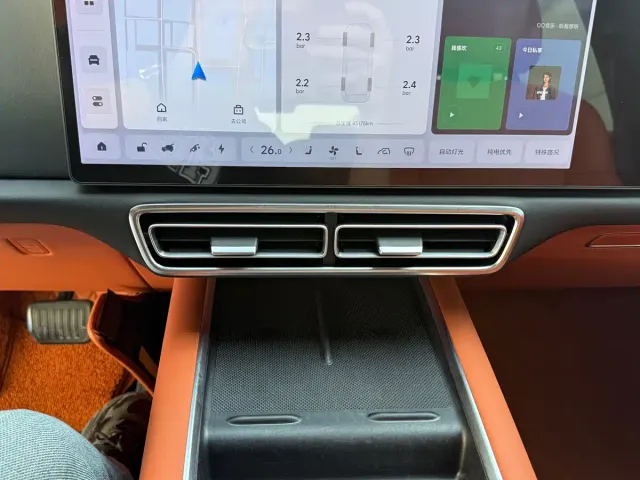 Li Auto L8 — Фото автомобиля 18