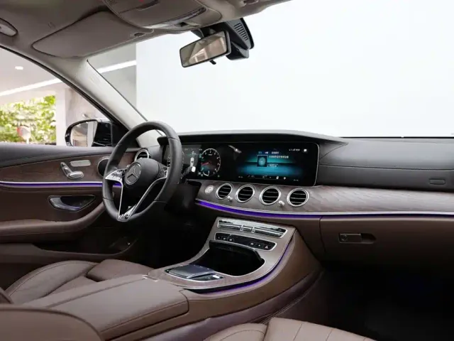 Mercedes-Benz E-Class — Фото автомобиля 9