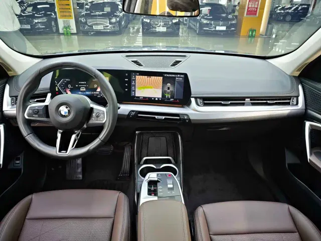 BMW X1 — Фото автомобиля 11