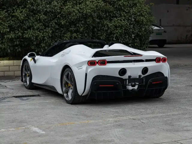 Ferrari SF90 — Фото автомобиля 6