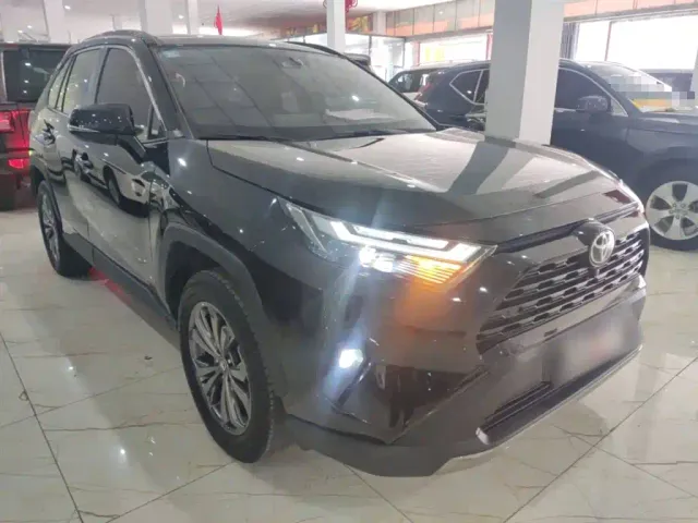 Toyota RAV4 — Фото автомобиля 21