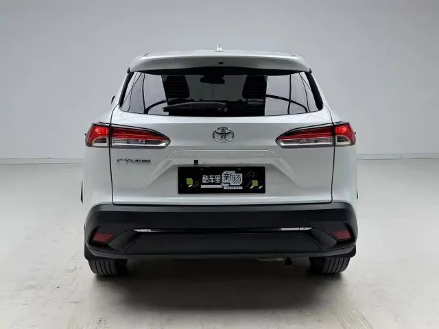 Toyota Frontlander — Фото автомобиля 5