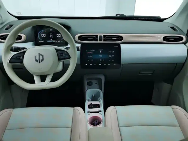 Leapmotor T03 — Фото автомобиля 12