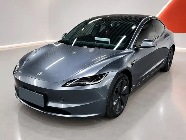 Фотография автомобиля — Tesla Model 3