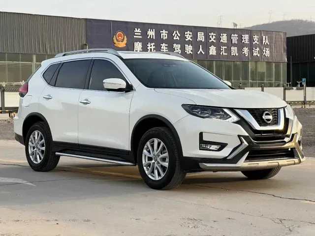 Nissan X-Trail — Фото автомобиля 3