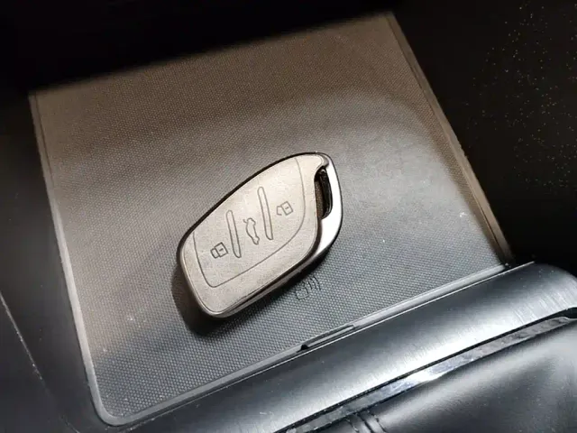 Roewe i5 — Фото автомобиля 8