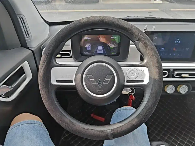 Wuling Motors Hongguang MINIEV 2024 3rd Gen 215km Advanced — Фото автомобиля 10