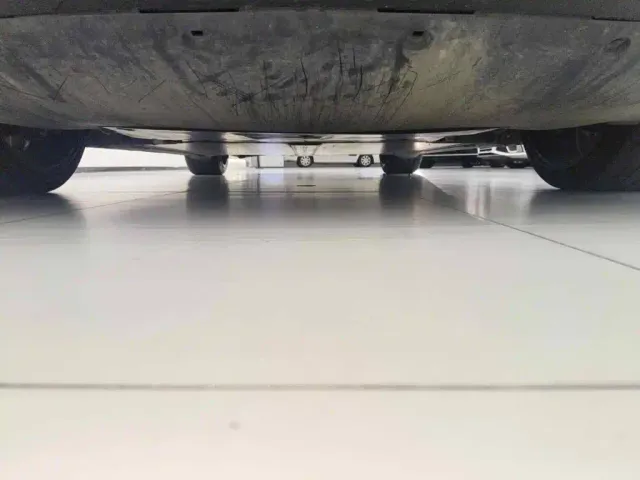 Tesla Model Y — Фото автомобиля 10