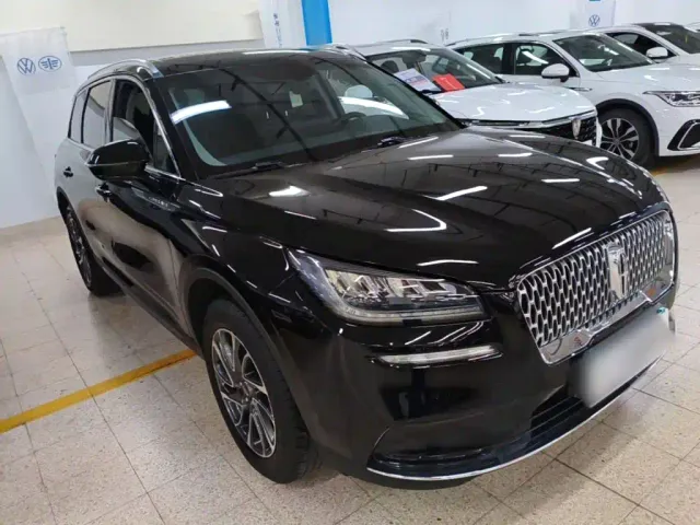Lincoln Corsair — Фото автомобиля 3