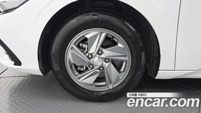 Hyundai Avante CN7 — Фото автомобиля 4