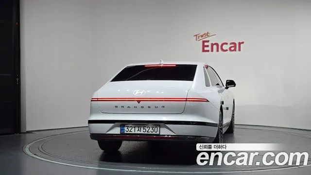 Hyundai Grandeur GN7 — Фото автомобиля 4