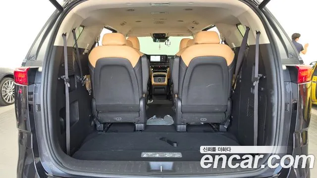 Kia Carnival Generation 4 — Фото автомобиля 26