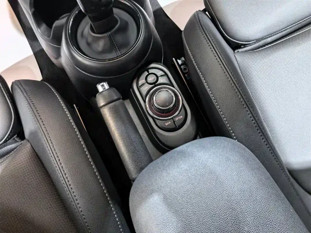 MINI Hatch — Фото автомобиля 12