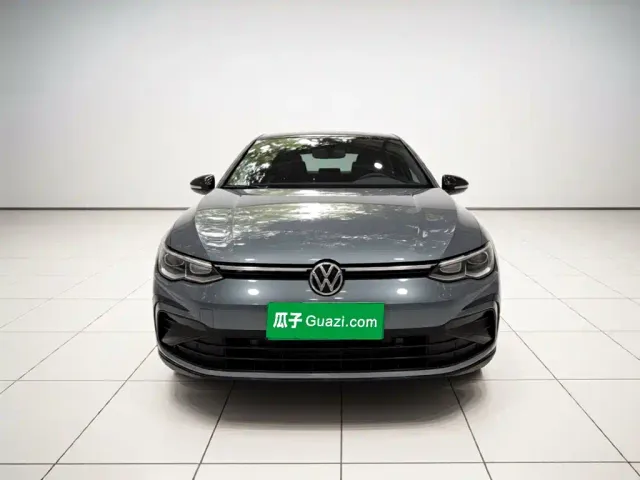 Volkswagen Golf — Фото автомобиля 2