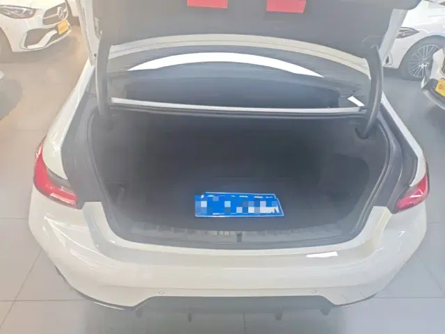 BMW 3 Series — Фото автомобиля 18