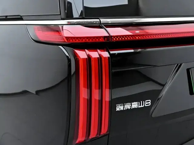 WEY WEY Alpine 2025 AWD Alpine 8 — Фото автомобиля 9