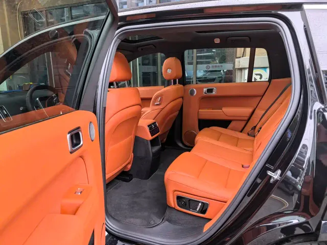Li Auto L7 — Фото автомобиля 9