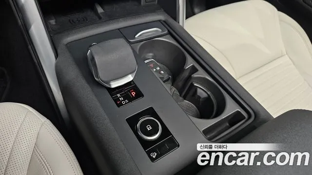 Land Rover Discovery — Фото автомобиля 9
