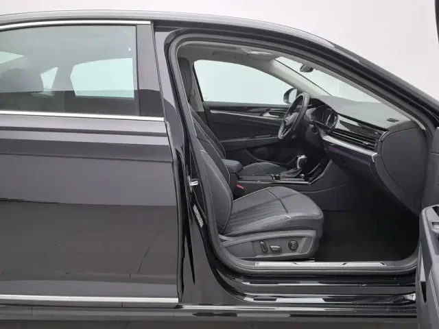 Volkswagen Passat — Фото автомобиля 23