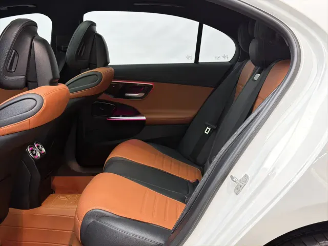 Mercedes-Benz C-Class — Фото автомобиля 11