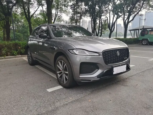 Jaguar F-Pace — Фото автомобиля 3