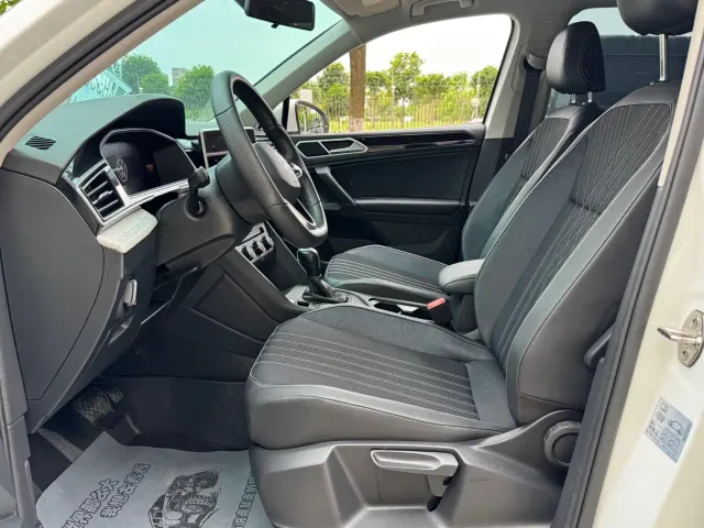 Volkswagen Tiguan L — Фото автомобиля 4
