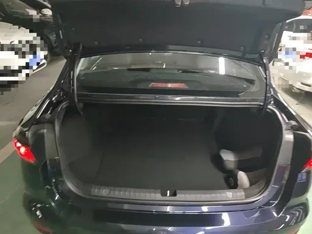 Geely Emgrand — Фото автомобиля 18
