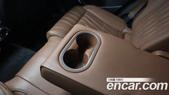 Genesis GV70 — Фото автомобиля 30