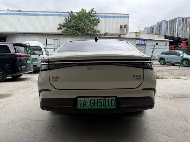 BYD Seal 07 DM-i — Фото автомобиля 9