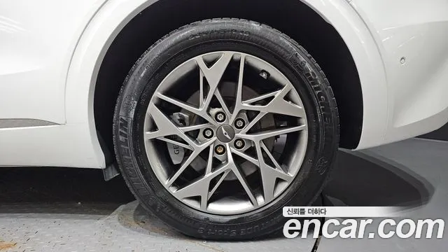 Genesis GV70 — Фото автомобиля 6