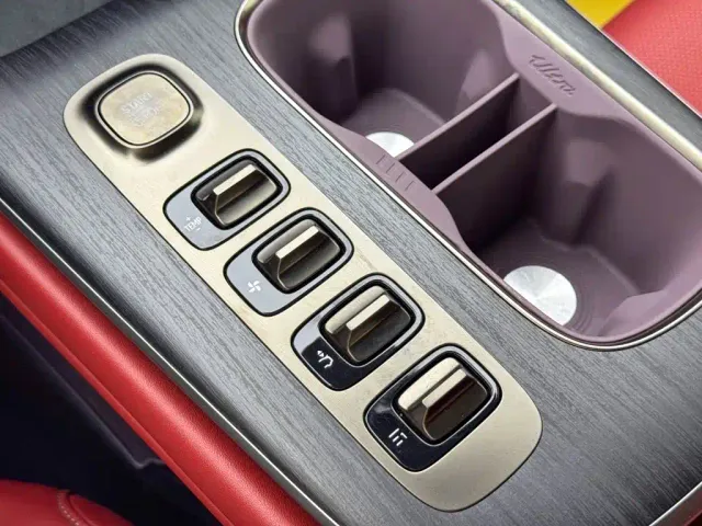 Xiaomi SU7 — Фото автомобиля 18