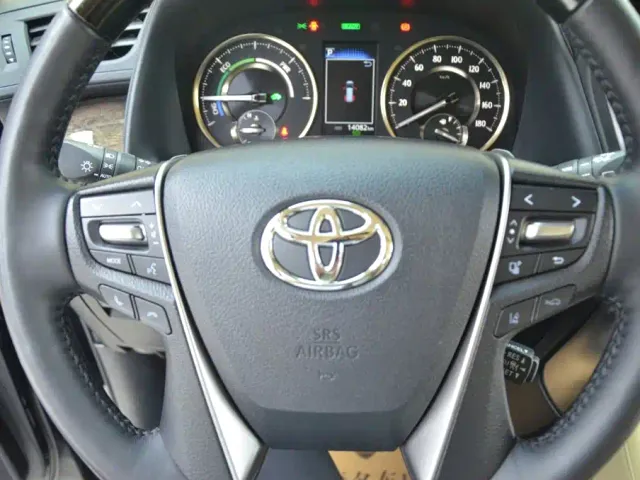 Toyota Vellfire — Фото автомобиля 7