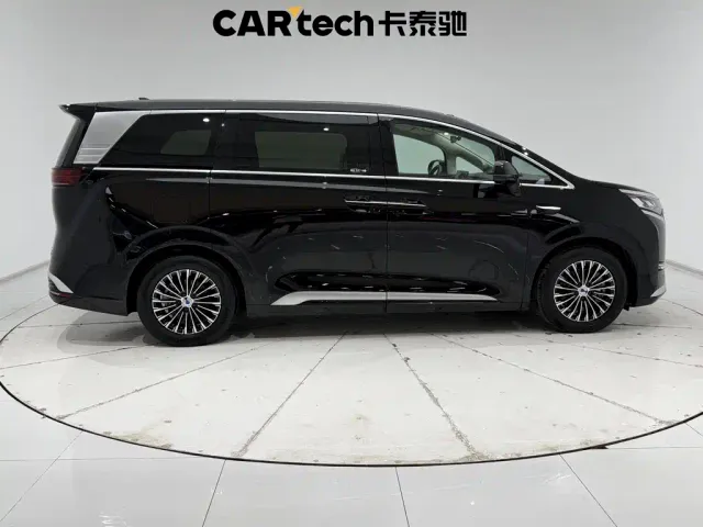 Denza Denza D9 2025 Model DM-i Smart Drive Edition 1020 AWD Flagship — Фото автомобиля 4