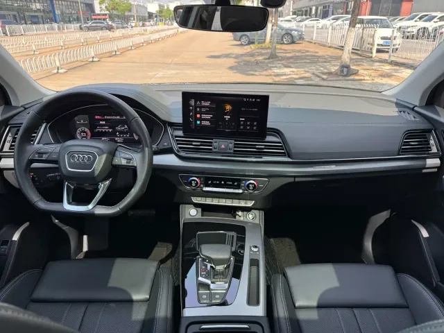 Audi Q5L — Фото автомобиля 10