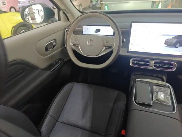 Leapmotor B10 — Фото автомобиля 10